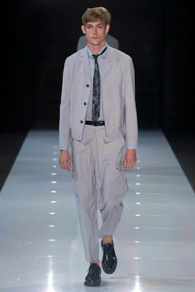 Look 46